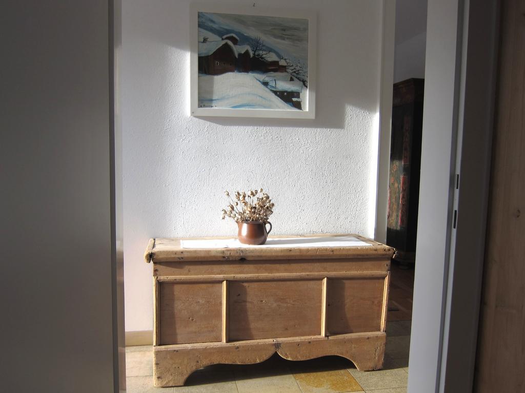 Appartement Dorfplatz Schruns Ruang foto